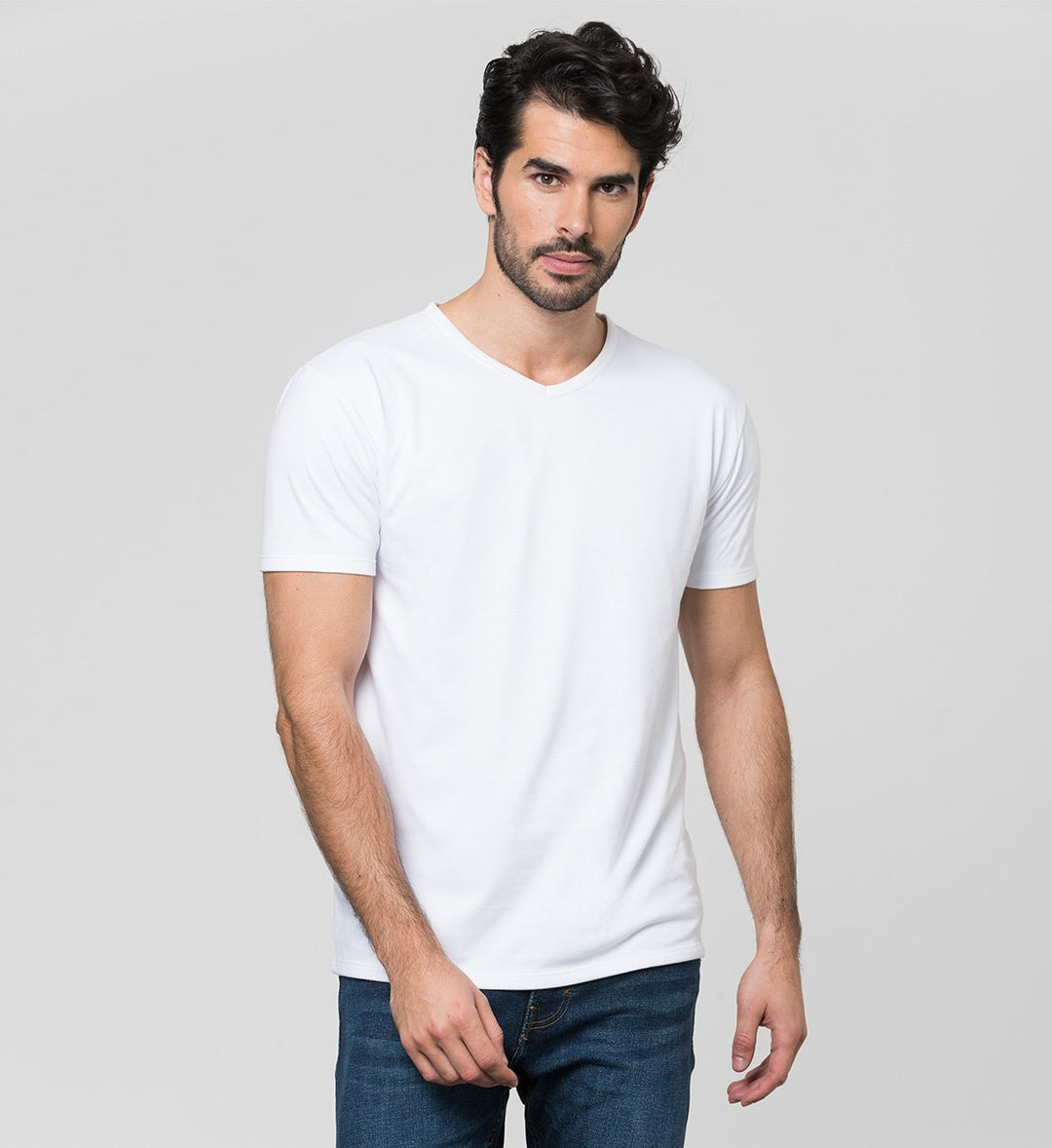 Camiseta Antisudor MaxDry Cuello V Blanco Protección Axilar Extra