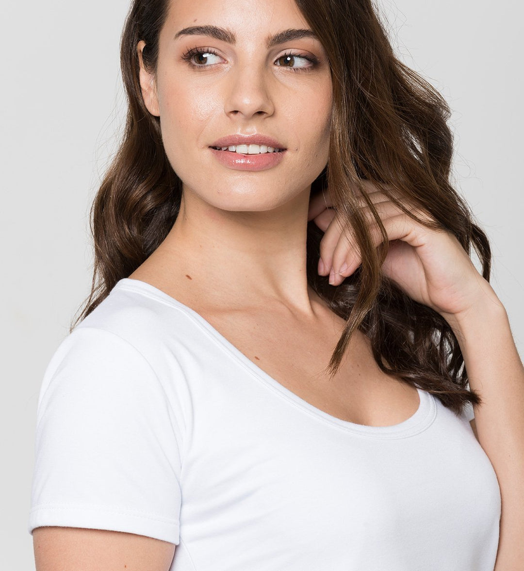 Camiseta Mujer Antisudor MaxDry Cuello Grande Protección Axilar Extra